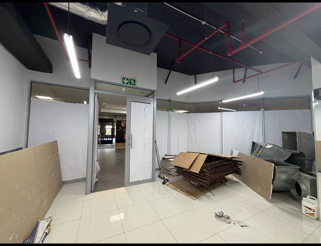 68M² BUILDING TO LET IN CLAREMONT